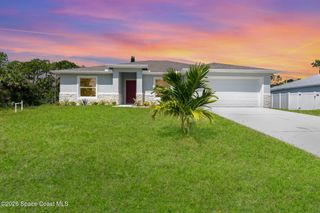 1526 Holcomb Street NW, Palm Bay, FL 32907