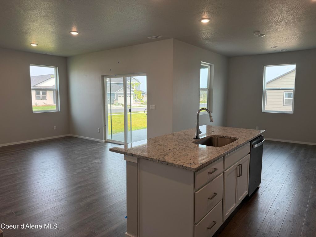 4485 E Rare Fox AVE, Post Falls, ID 83854 photo 4
