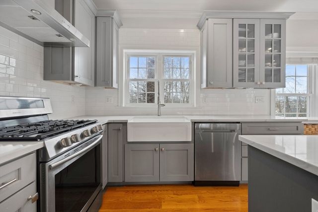 8-10 Ann St 8, Boston, MA 02122