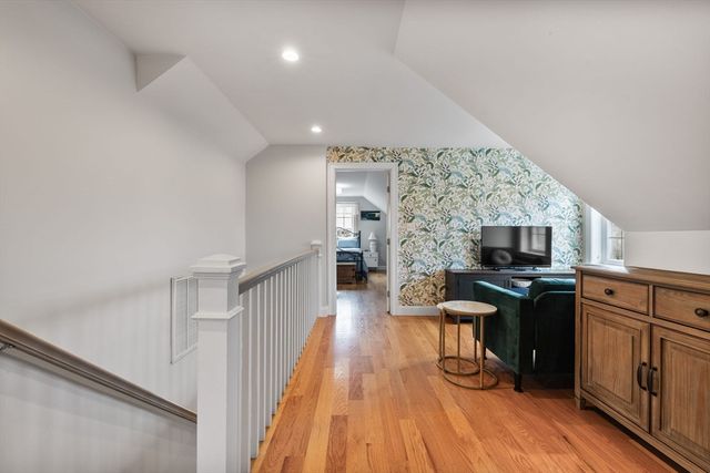 8-10 Ann St 8, Boston, MA 02122