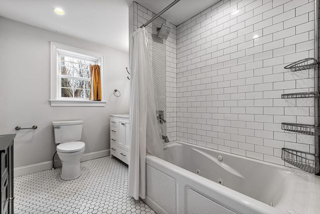 8-10 Ann St 8, Boston, MA 02122