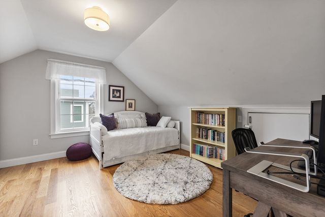 8-10 Ann St 8, Boston, MA 02122