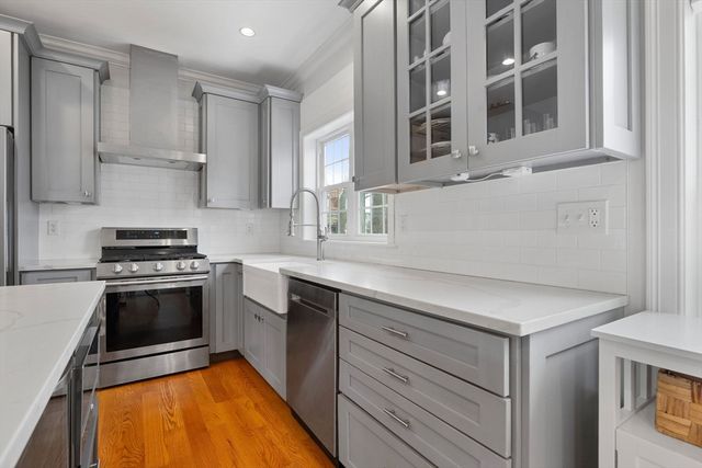 8-10 Ann St 8, Boston, MA 02122