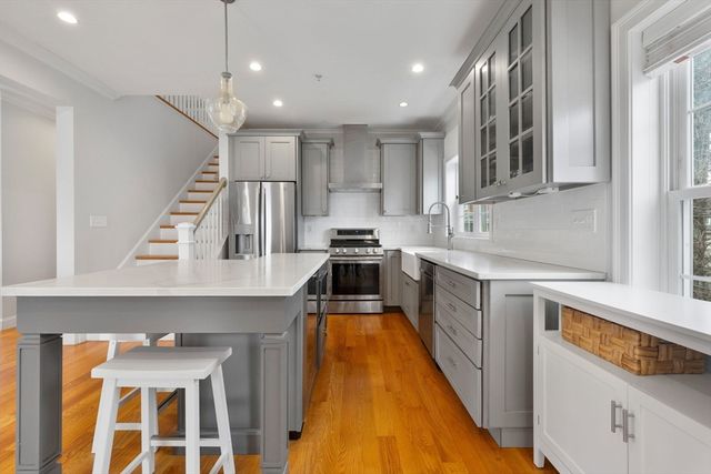 8-10 Ann St 8, Boston, MA 02122