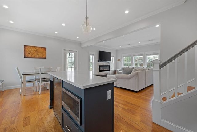 8-10 Ann St 8, Boston, MA 02122