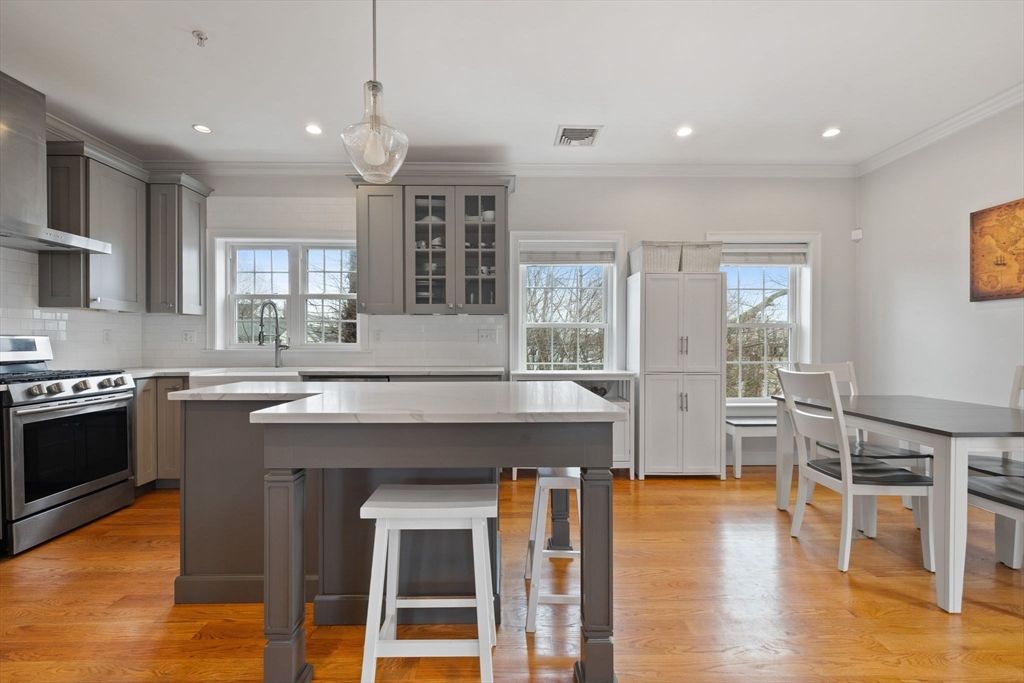 8-10 Ann St 8, Boston, MA 02122