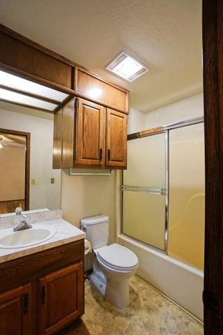 613 S Broadway Street, Grove, OK 74344