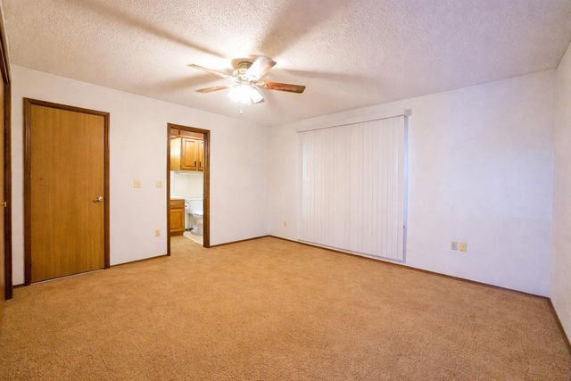 613 S Broadway Street, Grove, OK 74344