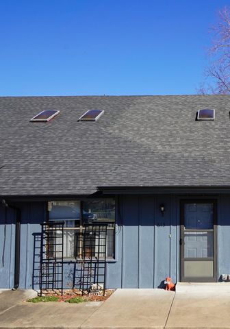 613 S Broadway Street, Grove, OK 74344