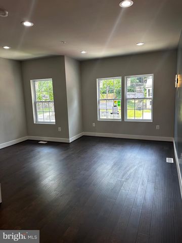 4 AKIN AVE, Capitol Heights, MD 20743