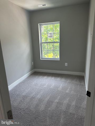 4 AKIN AVE, Capitol Heights, MD 20743
