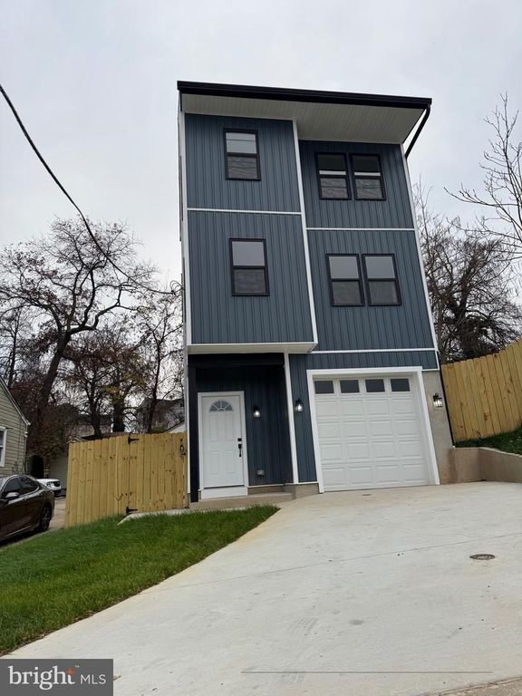 4 AKIN AVE, Capitol Heights, MD 20743