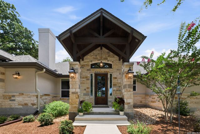 125 N TRANQUILITY DR, La Vernia, TX 78121