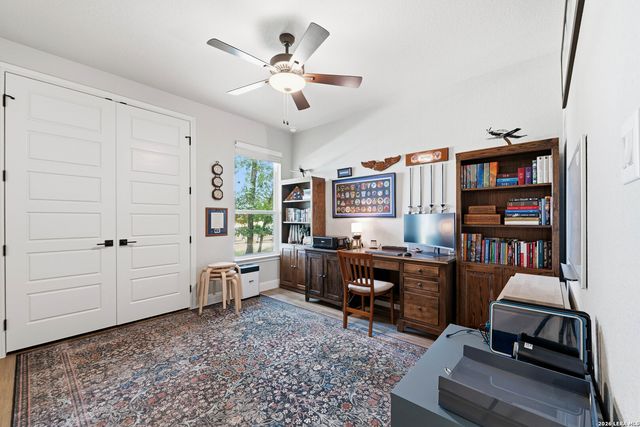 125 N TRANQUILITY DR, La Vernia, TX 78121