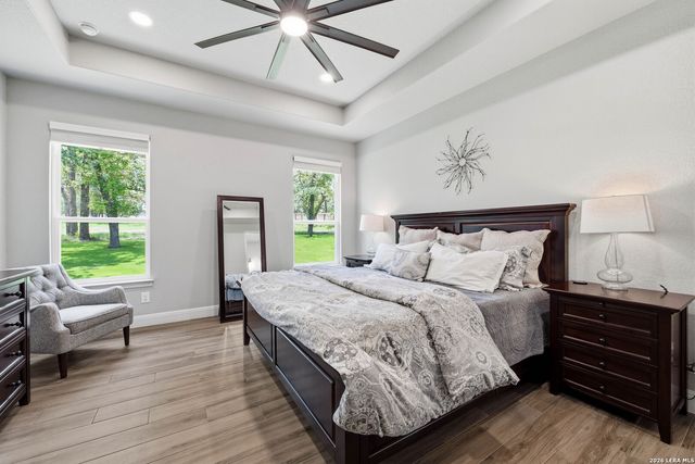 125 N TRANQUILITY DR, La Vernia, TX 78121
