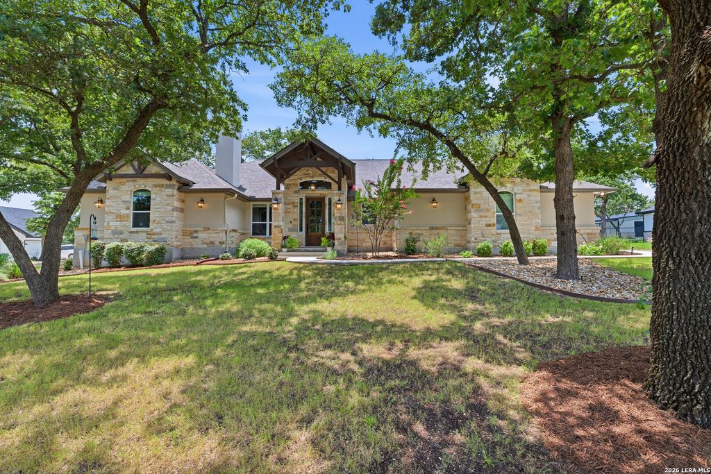 125 N TRANQUILITY DR, La Vernia, TX 78121