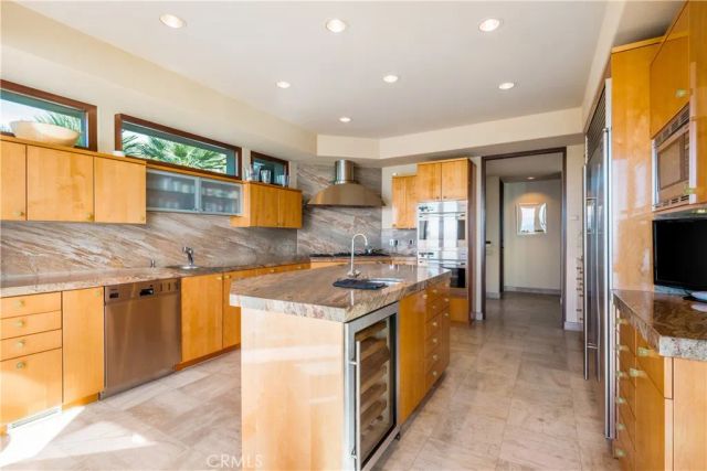 49 Lagunita Drive, Laguna Beach, CA 92651