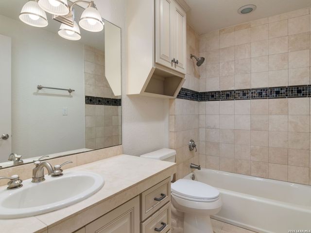 123 Eaton St Apt 104, San Antonio, TX 78209