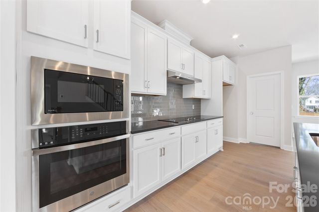 905 Archway Lane, Charlotte, NC 28217