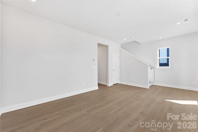 905 Archway Lane, Charlotte, NC 28217