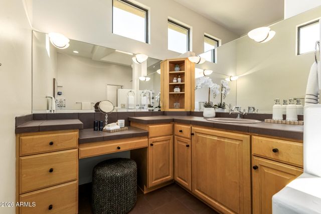 8118 E SADDLE HORN Road, Scottsdale, AZ 85255