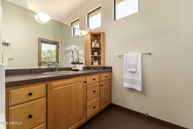 8118 E SADDLE HORN Road, Scottsdale, AZ 85255