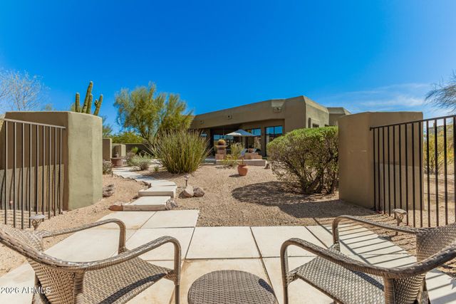 8118 E SADDLE HORN Road, Scottsdale, AZ 85255