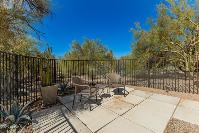 8118 E SADDLE HORN Road, Scottsdale, AZ 85255