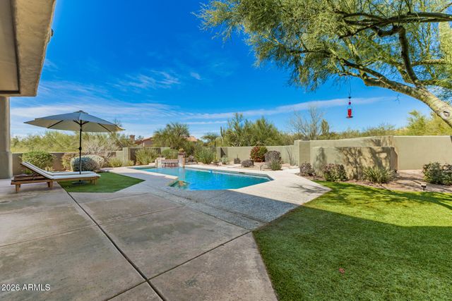 8118 E SADDLE HORN Road, Scottsdale, AZ 85255
