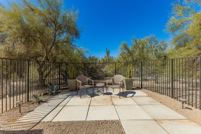 8118 E SADDLE HORN Road, Scottsdale, AZ 85255