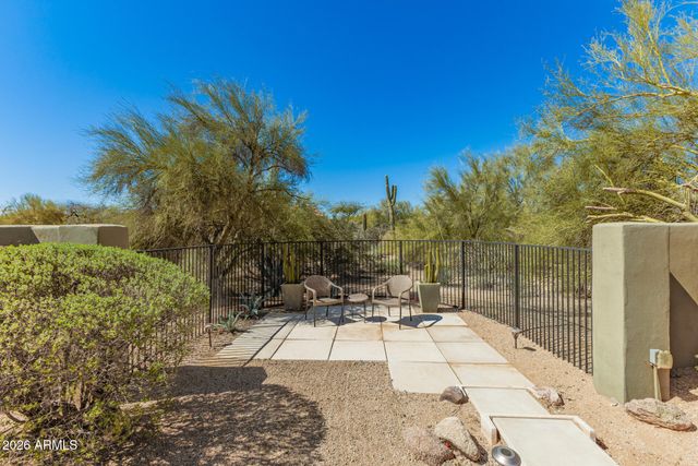8118 E SADDLE HORN Road, Scottsdale, AZ 85255