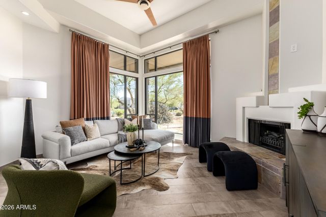 8118 E SADDLE HORN Road, Scottsdale, AZ 85255