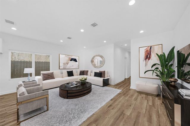 8402 Double Avenue A, Houston, TX 77088