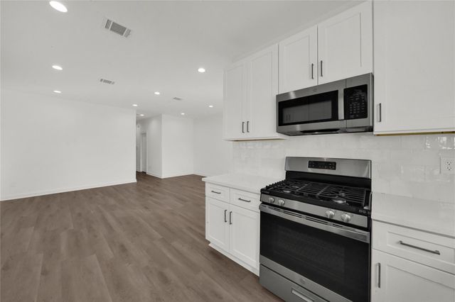 8402 Double Avenue A, Houston, TX 77088