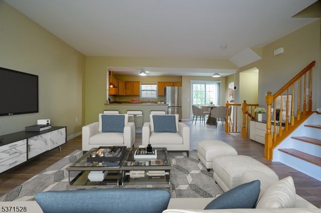 4 Ronald Dr, Franklin Twp., NJ 08873