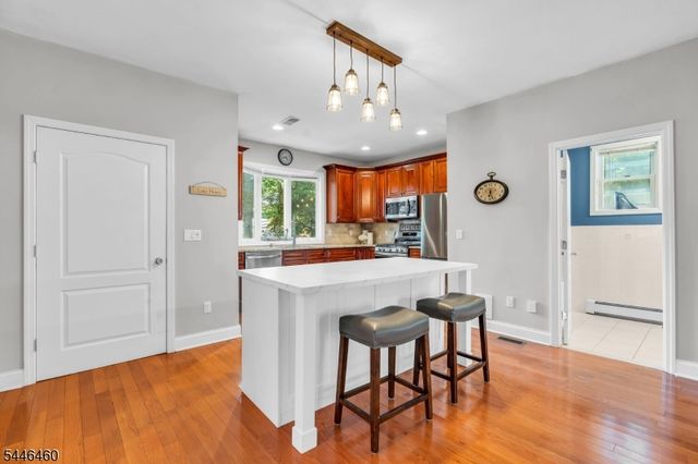 104 Bishops Rock Rd, Hopatcong Boro, NJ 07843