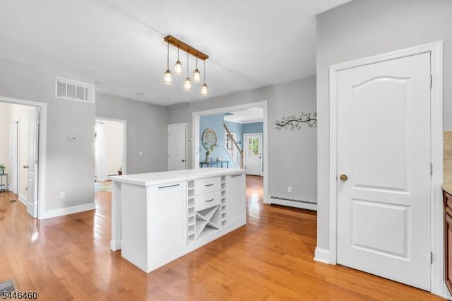 104 Bishops Rock Rd, Hopatcong Boro, NJ 07843