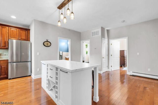 104 Bishops Rock Rd, Hopatcong Boro, NJ 07843