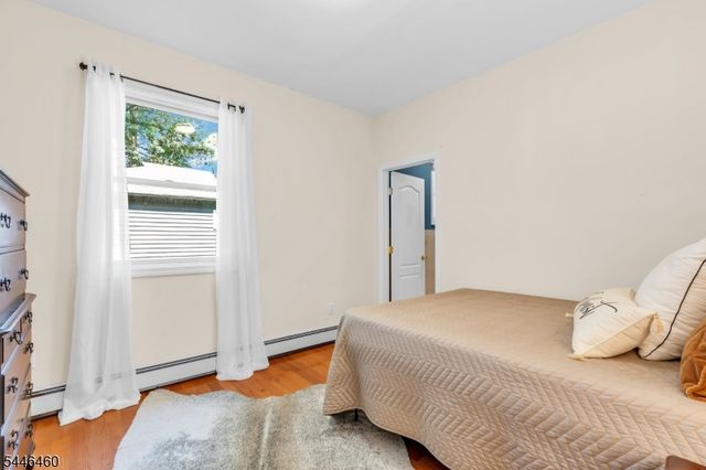 104 Bishops Rock Rd, Hopatcong Boro, NJ 07843