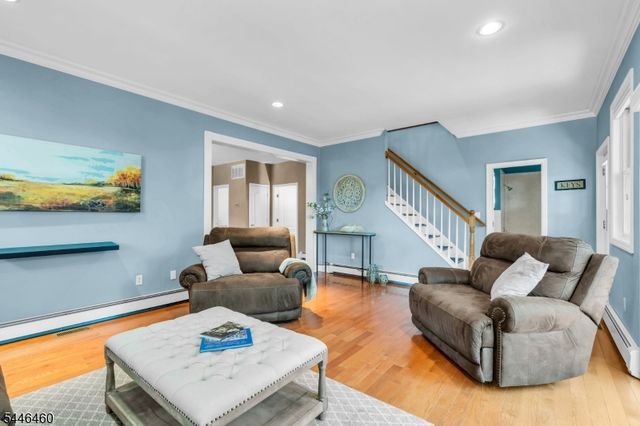 104 Bishops Rock Rd, Hopatcong Boro, NJ 07843
