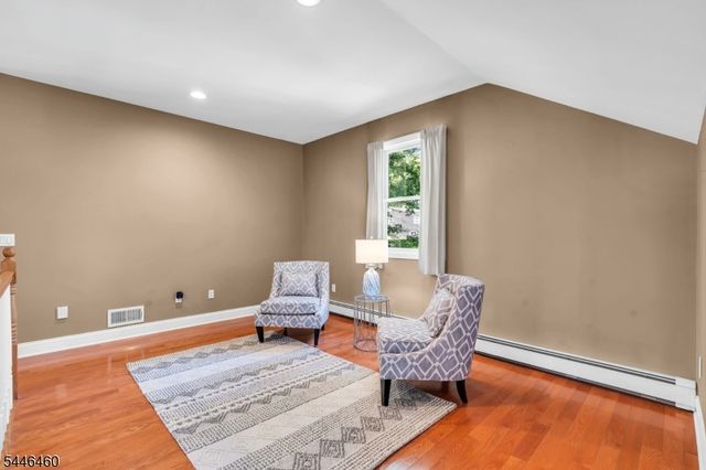 104 Bishops Rock Rd, Hopatcong Boro, NJ 07843