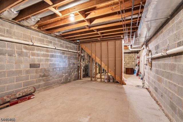 104 Bishops Rock Rd, Hopatcong Boro, NJ 07843