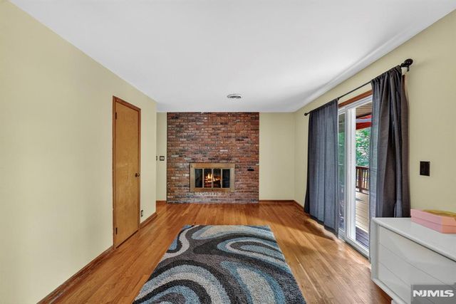 42 Goldfinch Lane, West Milford, NJ 07421