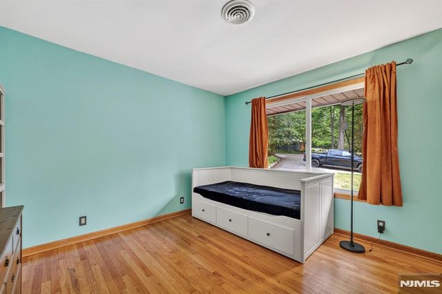 42 Goldfinch Lane, West Milford, NJ 07421