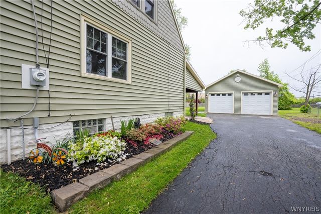 4663 Milestrip Road, Hamburg, NY 14219