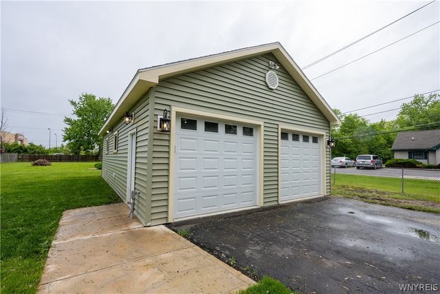 4663 Milestrip Road, Hamburg, NY 14219