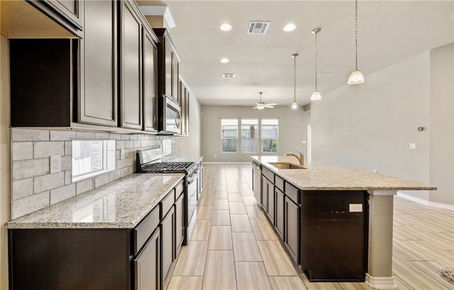 8137 Luz De Luna St, Corpus Christi, TX 78414