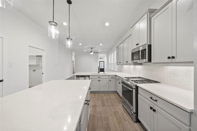 160 Lukewood Circle, Conroe, TX 77318