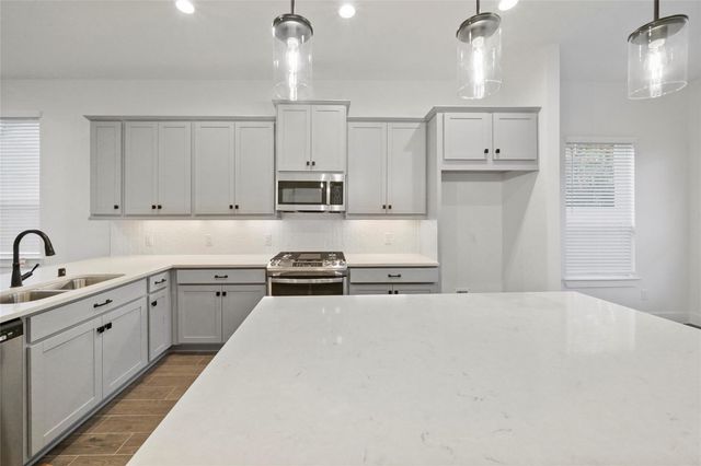160 Lukewood Circle, Conroe, TX 77318