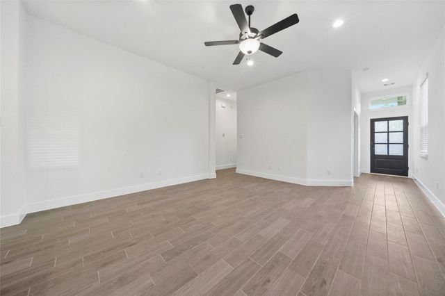 160 Lukewood Circle, Conroe, TX 77318